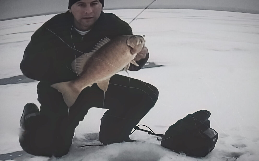 Flashback: Smallmouth Bass Thru The Ice with Video