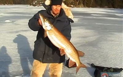 Ice Fishing: Muskie Eats Tube Jig!